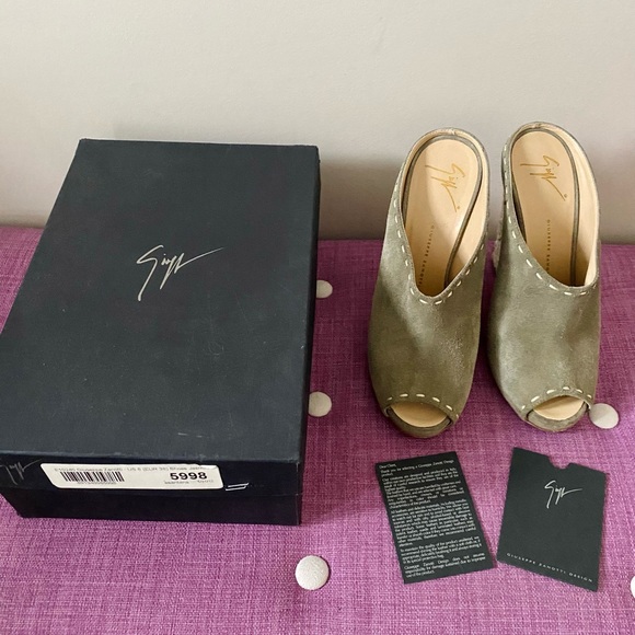 Giuseppe Zanotti Koka Velour Jasmin Wedge Sandals - Picture 11 of 13